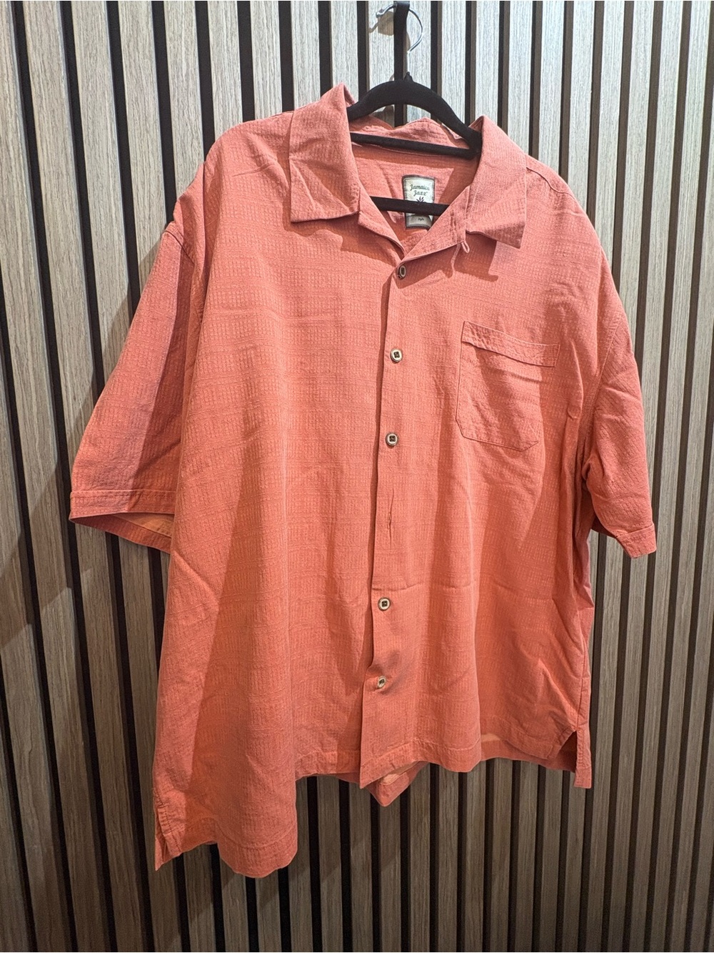 Jamaica Jaxx Men's Short Sleeve Button-Down Shirt in Coral